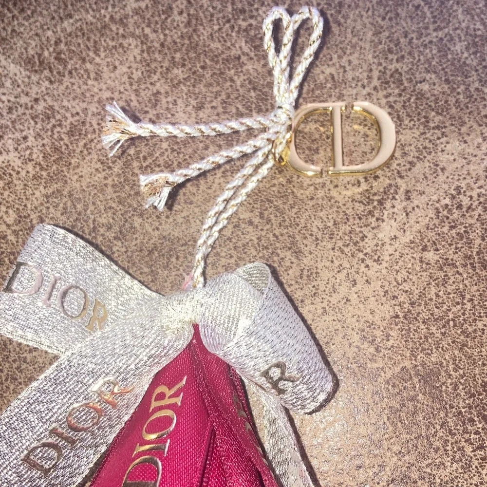 Dior Festive Red Ribbon ornament 🔥❤️ LIMITED EDITION - Picture 4 of 5